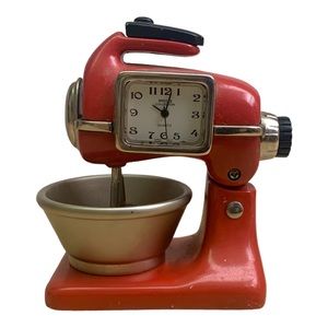 Quartz Breeze Miniature Novelty Collector’s Kitchen Mixer Decorative Clock Red